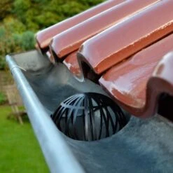 Dakgoot Bladvangers Tegen Verstopte Afvoerpijpen - Set Van 2 Stuks -Tuingereedschap Winkel dakgootbeschermers 1484066306 3 600