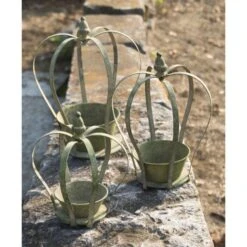 ESSCHERT DESIGN Pothouders Kroon - Aged Metal - Set Van 3 Stuks 9 ESSCHERT DESIGN Pothouders Kroon - Aged Metal - Set Van 3 Stuks -Tuingereedschap Winkel sierpotten kroon aged metal 1484066483 1 600
