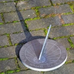 ESSCHERT DESIGN Zonnewijzer Leisteen Ø 24 Cm 9 ESSCHERT DESIGN Zonnewijzer Leisteen Ø 24 Cm -Tuingereedschap Winkel zonnewijzer leisteen 24 cm 1548759808 1 600